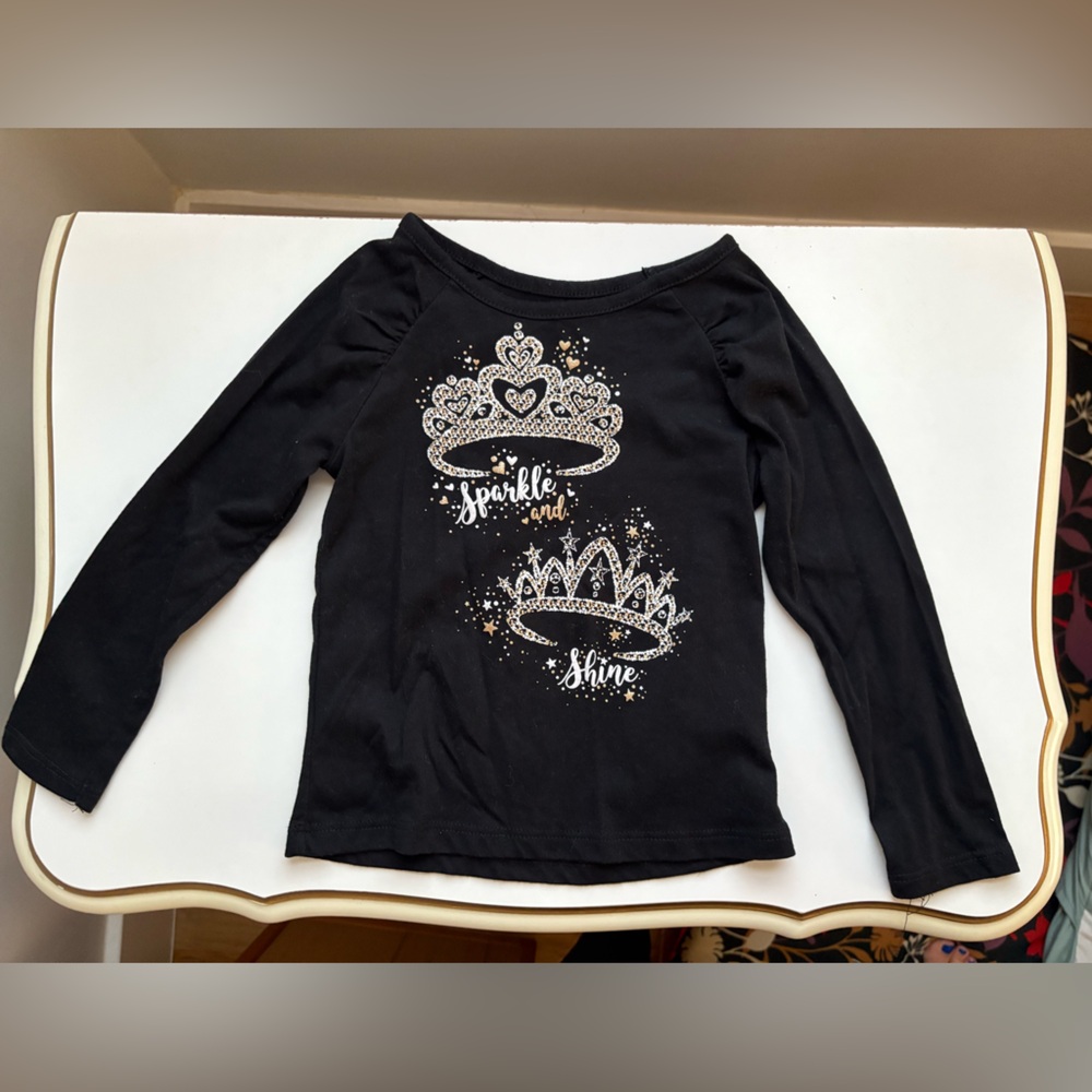 Epic Threads Black Long Sleeve Tee with Silver Crown Design